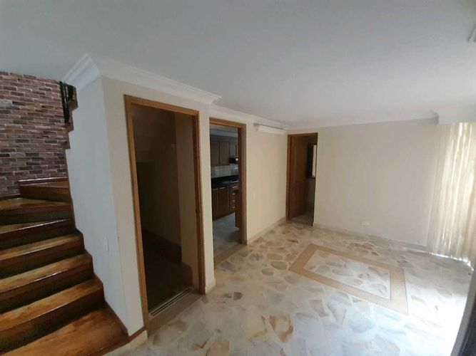 Casa en Arriendo en Loma del Escobero, Envigado - Miniatura 4