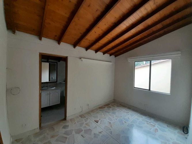 Casa en Arriendo en Loma del Escobero, Envigado - Miniatura 21