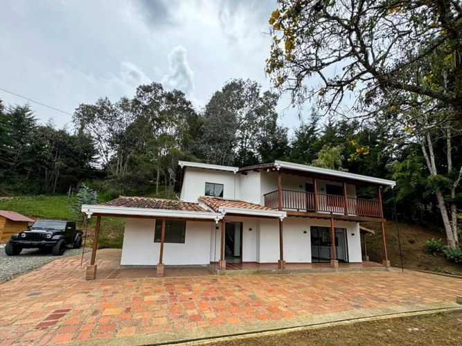 Finca en Arriendo en Santa Elena, Rionegro - Imagen 1
