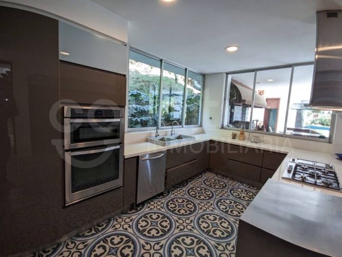 Casa en Arriendo en Loma del Escobero, Envigado - Miniatura 2