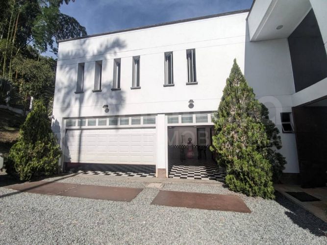 Casa en Arriendo en Loma del Escobero, Envigado - Miniatura 27