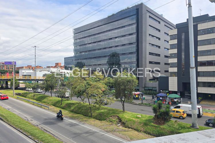 Edificio en  Arriendo en Santa Barbara, Bogotá - Imagen 1