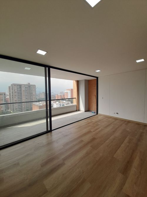 Apartamento en Venta en Los colores, Medellín - Miniatura 4