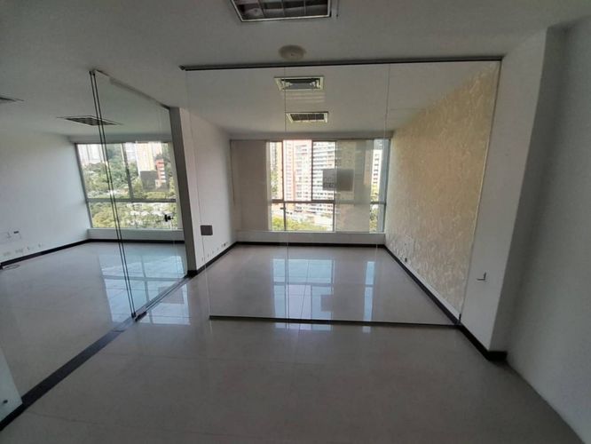 Oficina en Arriendo en El Poblado, Medellín - Imagen 1