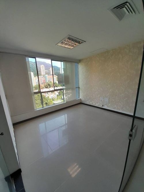 Oficina en Arriendo en El Poblado, Medellín - Miniatura 2