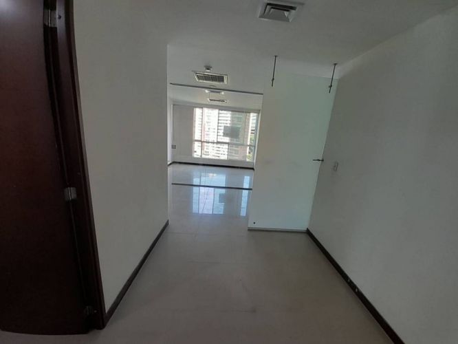 Oficina en Arriendo en El Poblado, Medellín - Miniatura 3