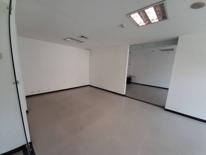Oficina en Arriendo en El Poblado, Medellín - Miniatura 4