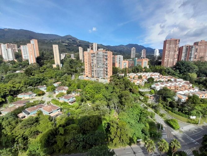Oficina en Arriendo en El Poblado, Medellín - Miniatura 10