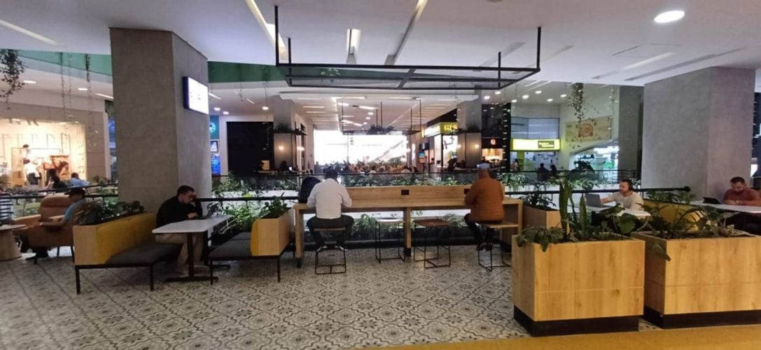Local en Arriendo en El Poblado, Medellín - Miniatura 3