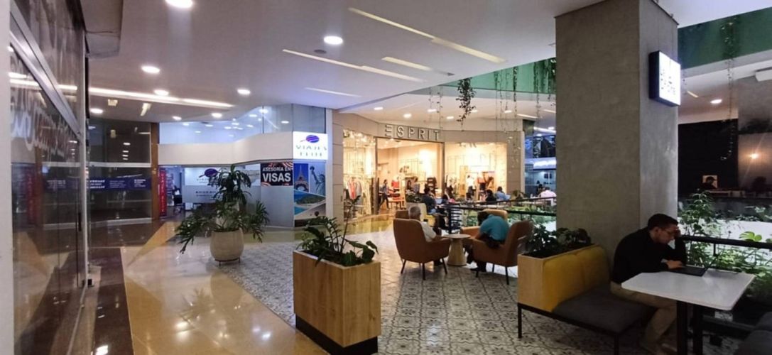 Local en Arriendo en El Poblado, Medellín - Miniatura 6