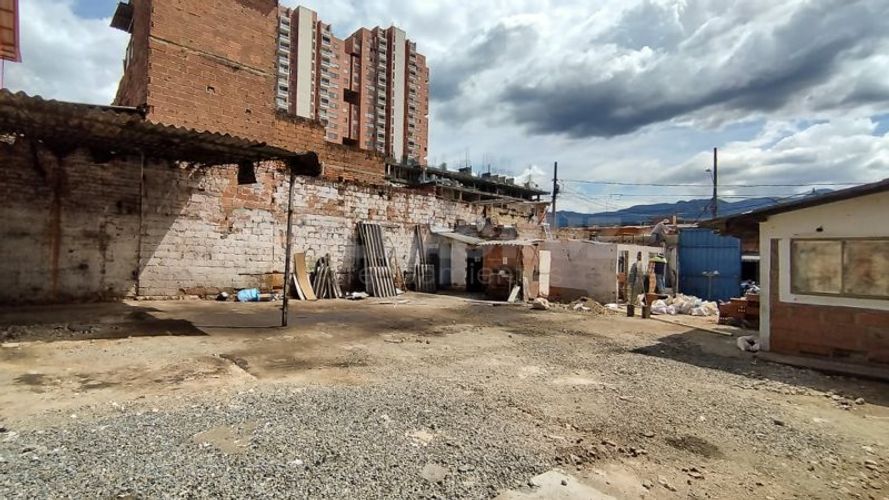 Parqueadero en Arriendo en Naranjal, Medellín - Imagen 1