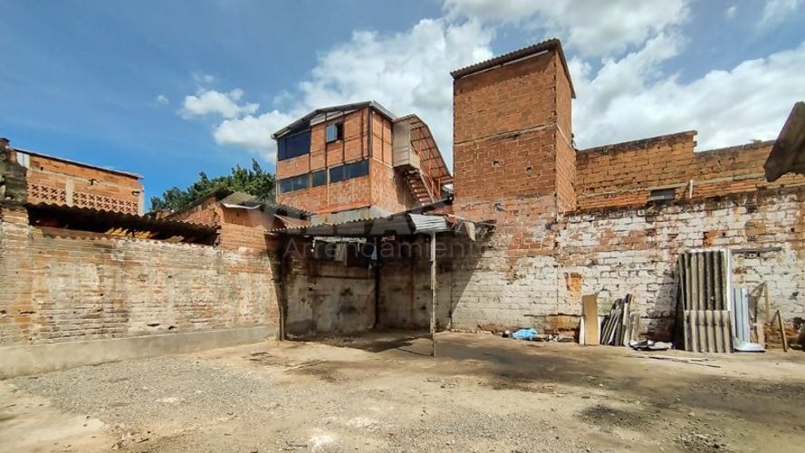 Parqueadero en Arriendo en Naranjal, Medellín - Miniatura 5