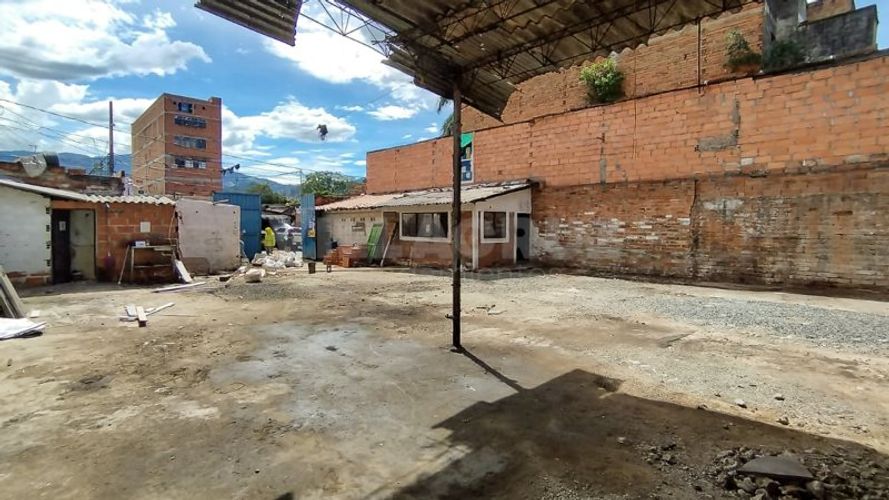 Parqueadero en Arriendo en Naranjal, Medellín - Miniatura 6