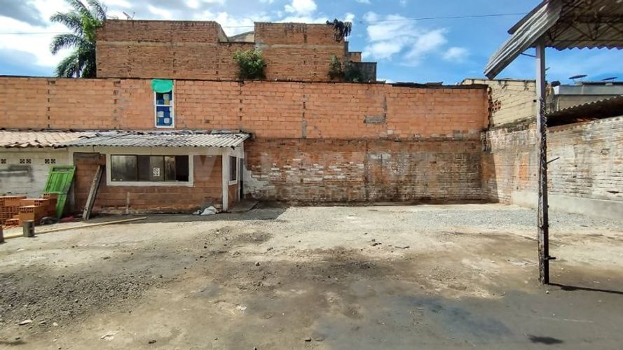 Parqueadero en Arriendo en Naranjal, Medellín - Miniatura 7