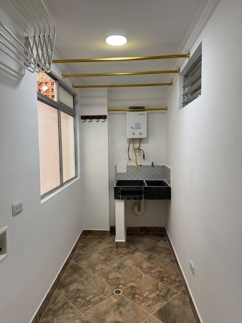 Apartamento en Arriendo en Los colores, Medellín - Miniatura 7