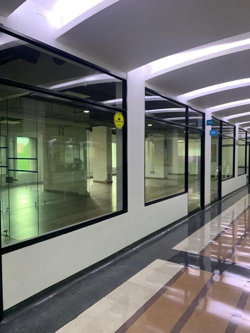 Oficina en Arriendo en El Poblado, Medellín - Miniatura 3