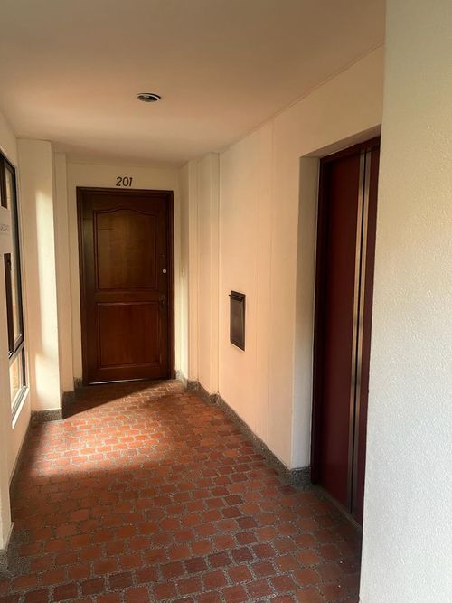 Edificio en Venta en La aguacatala, Medellín - Miniatura 4