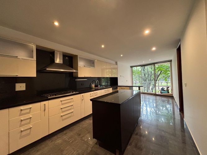 Apartamento en Arriendo en El Virrey, Bogotá - Miniatura 3