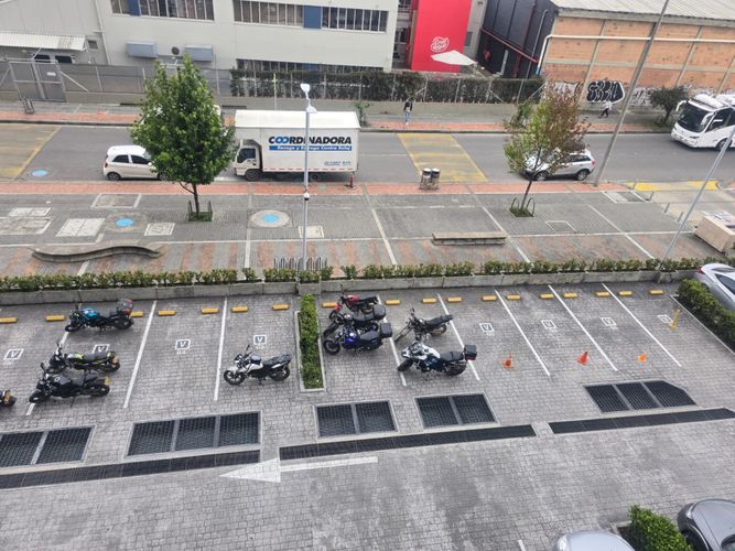 Oficina en Arriendo en Pontevedra, Bogotá - Miniatura 26
