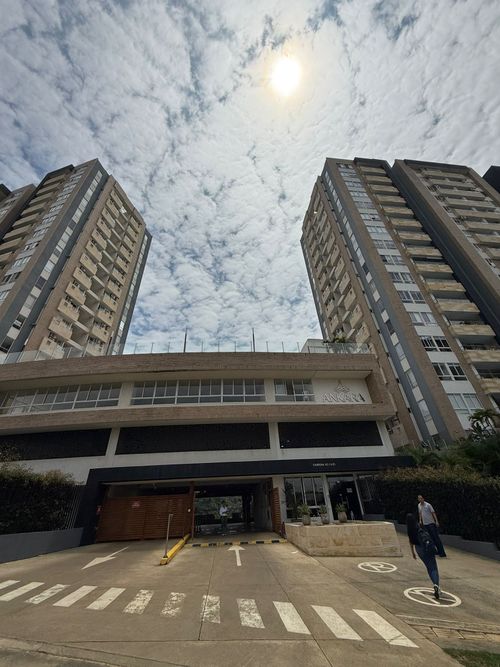 Apartamento en Arriendo en Ciudad jardin, Cali - Imagen 1