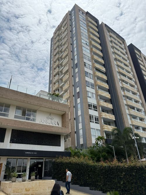 Apartamento en Arriendo en Ciudad jardin, Cali - Miniatura 2