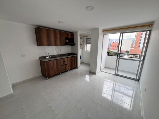 Edificio en Arriendo en Las Lomitas, Sabaneta - Imagen 1