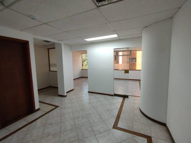 Oficina en Arriendo en Milla de Oro, Medellín - Miniatura 4