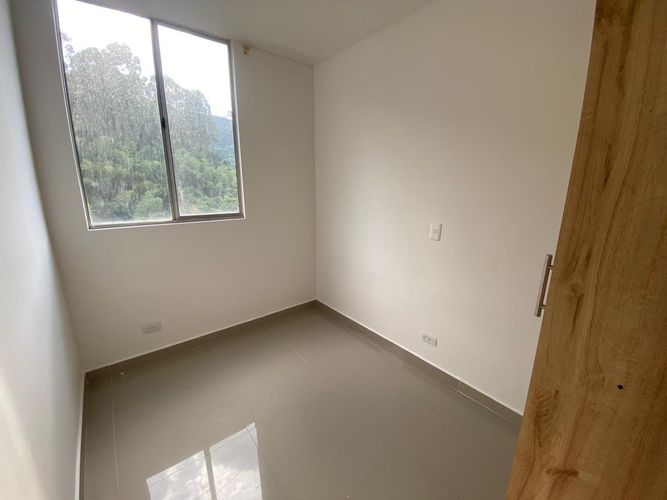Apartamento en Arriendo en Loma de San Jose, Sabaneta - Miniatura 5