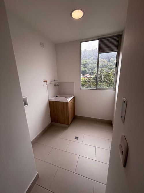 Apartamento en Venta en Los colores, Medellín - Miniatura 3
