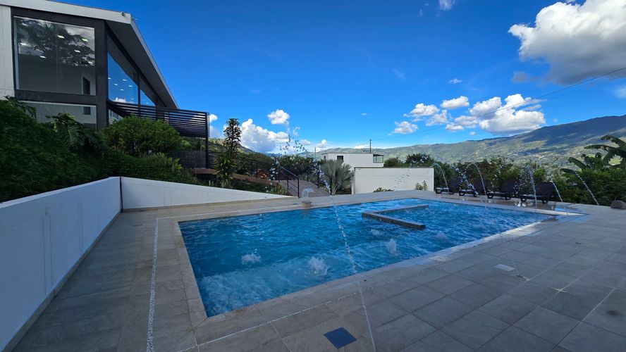 Finca en Arriendo en Copacabana - Miniatura 4