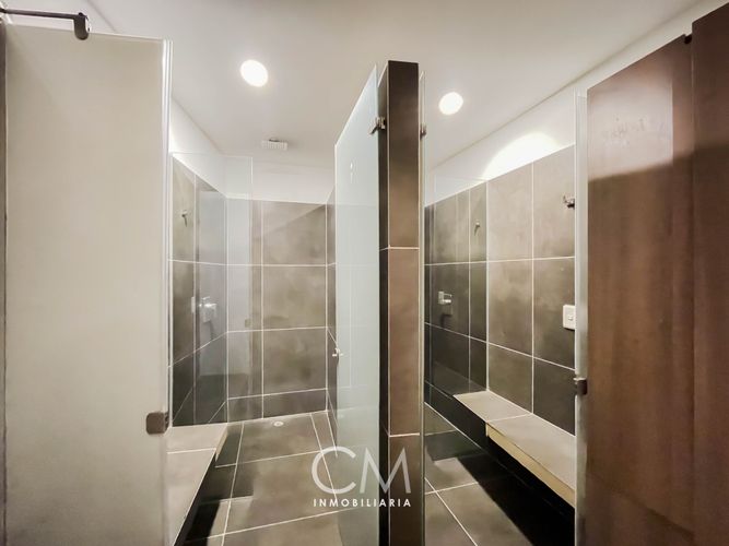 Local en Arriendo en Santa Barbara, Bogotá - Miniatura 4