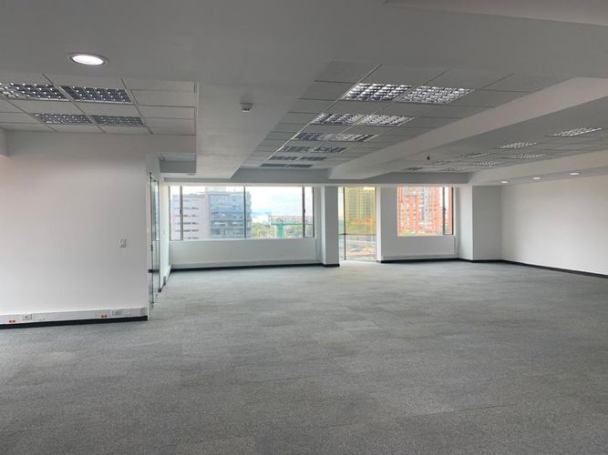 Oficina en Arriendo en Santa Barbara, Bogotá - Miniatura 21