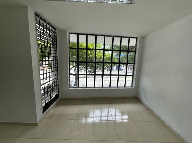 Local en Arriendo en Bretaña, Cali - Miniatura 12