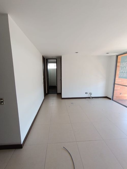 Apartamento en Arriendo en Loma del Esmeraldal, Envigado - Miniatura 2
