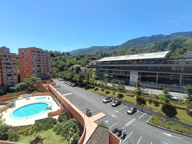 Apartamento en Arriendo en Loma del Esmeraldal, Envigado - Miniatura 12
