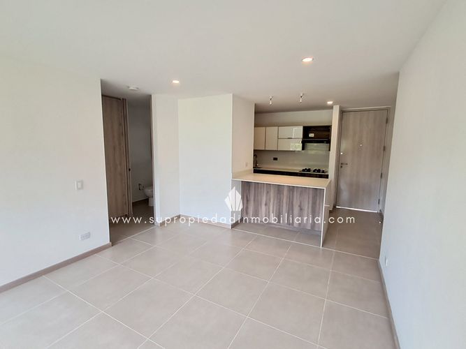 Apartaestudio en Arriendo en Los Balsos, Medellín - Miniatura 3