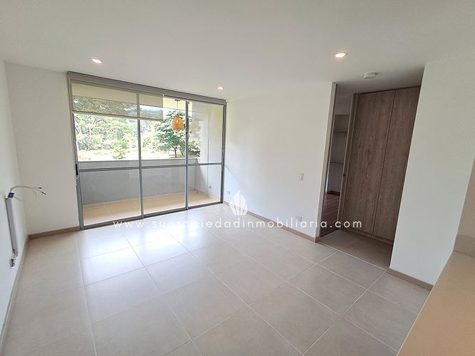 Apartaestudio en Arriendo en Los Balsos, Medellín - Miniatura 4