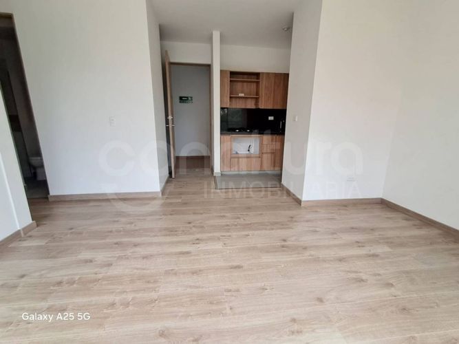 Apartamento en Arriendo en Altomira, San jose - Miniatura 2