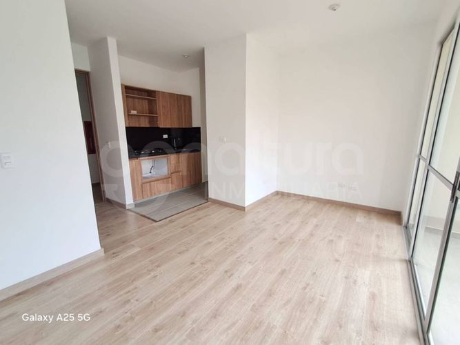 Apartamento en Arriendo en Altomira, San jose - Miniatura 3