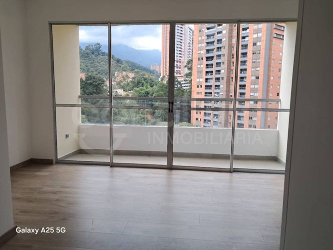 Apartamento en Arriendo en Altomira, San jose - Miniatura 4