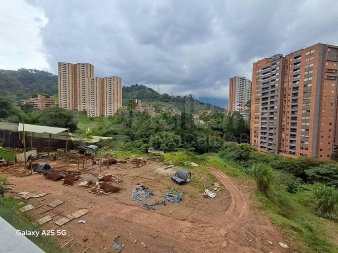 Apartamento en Arriendo en Altomira, San jose - Miniatura 8