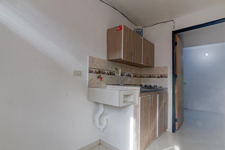 Apartaestudio en Arriendo en Barrio Cristóbal, Medellín - Miniatura 3