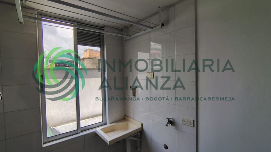 Apartaestudio en Arriendo en Comuneros, Bucaramanga - Miniatura 4