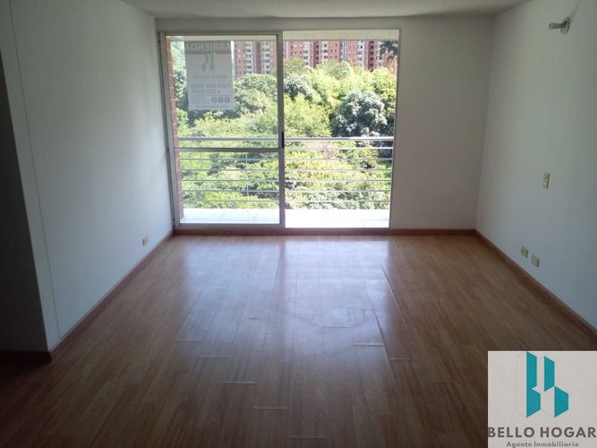 Apartamento en Arriendo en Loma de los bernal, Medellín - Imagen 1