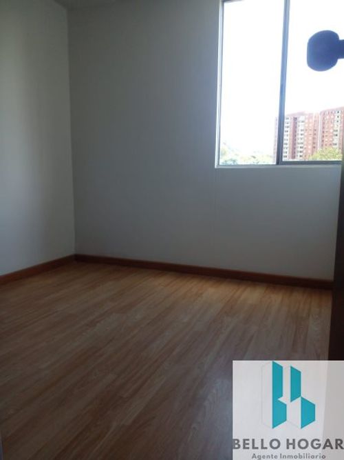 Apartamento en Arriendo en Loma de los bernal, Medellín - Miniatura 4