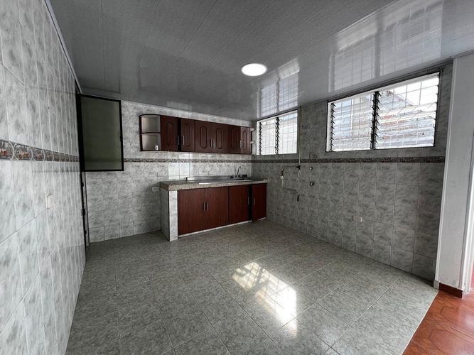 Local en Arriendo en Urbanizacion colseguros, Cali - Miniatura 3