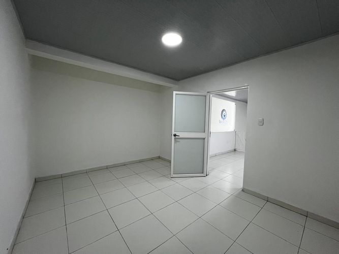 Local en Arriendo en Urbanizacion colseguros, Cali - Miniatura 7