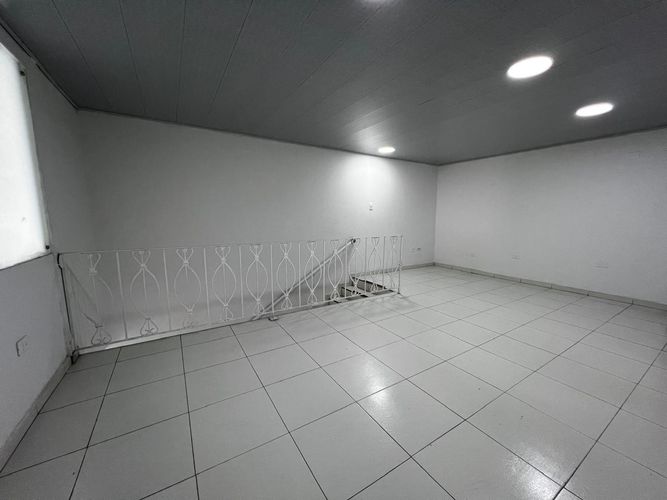 Local en Arriendo en Urbanizacion colseguros, Cali - Miniatura 8