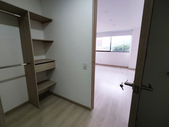 Apartaestudio en Arriendo en Loma del Escobero, Envigado - Miniatura 5