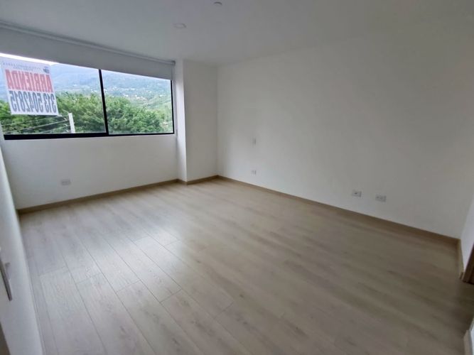 Apartaestudio en Arriendo en Loma del Escobero, Envigado - Miniatura 9